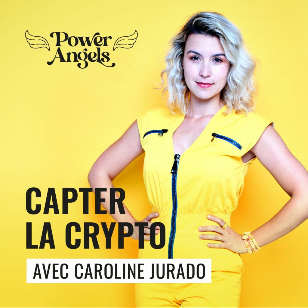 Photo vignette podcast capter la crypto par Caroline Jurado les mains sur les hanches sur fond jaune Céline Nieszawer